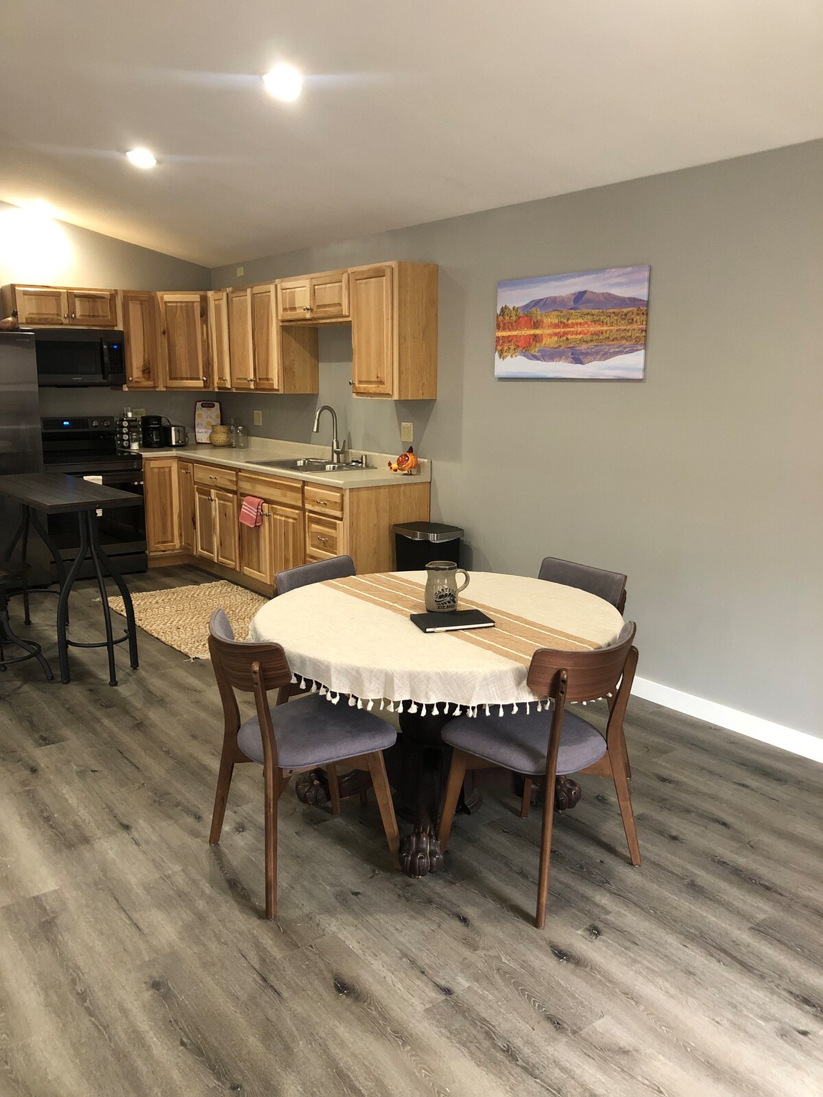 Hidden gem just steps from the waterfront. Apartments for Rent in