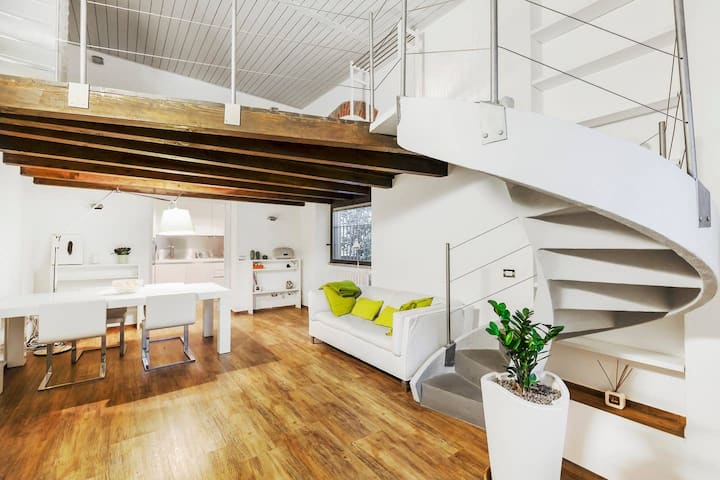 Design Loft In The Heart Of Milan - Milan