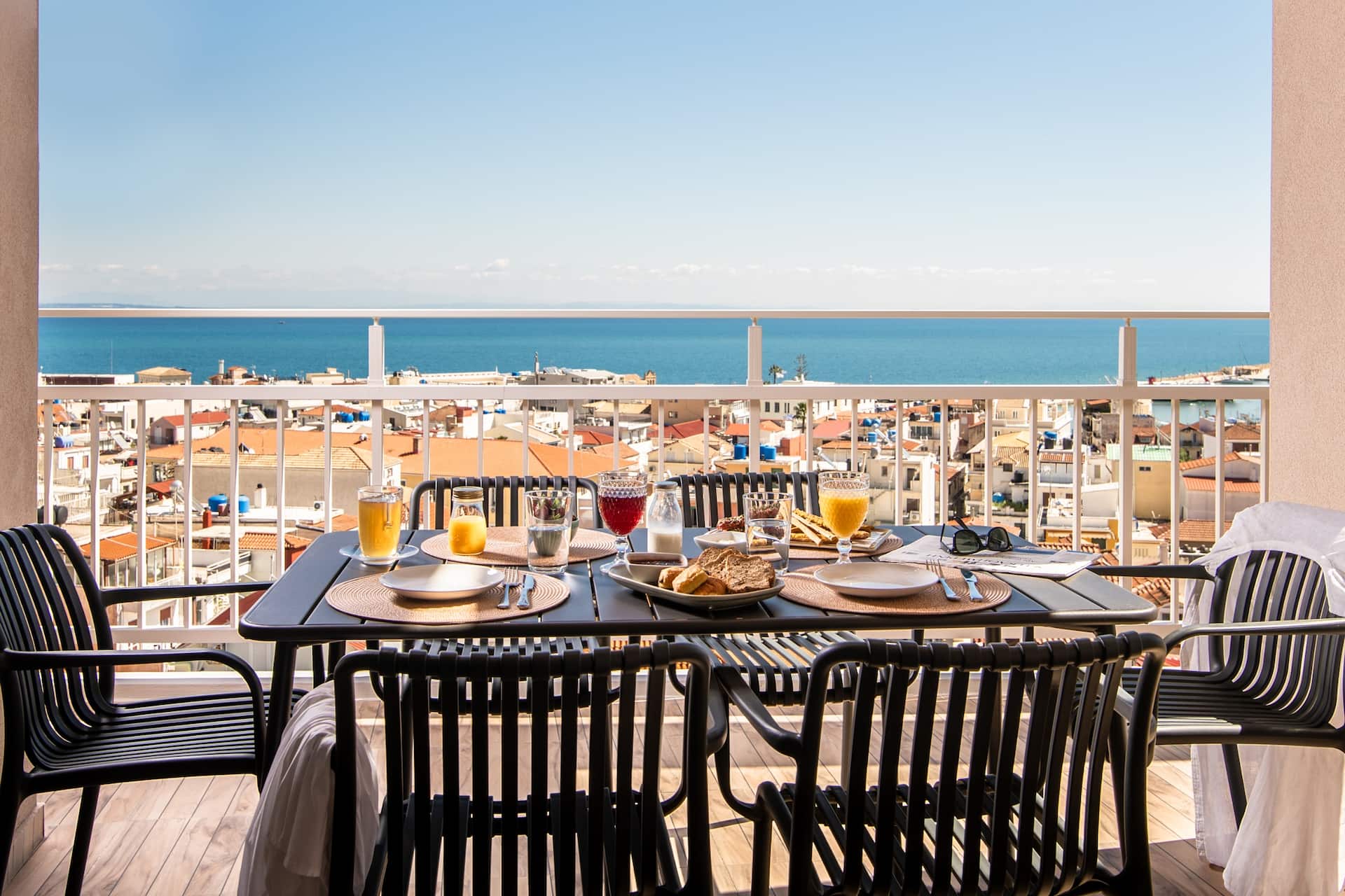 'Phoenix Apartments' - Penthouse * Sea & City View