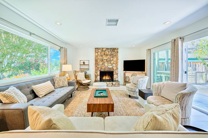 Private Pool Oasis-hot tub, yard, close to beach gallery image 3