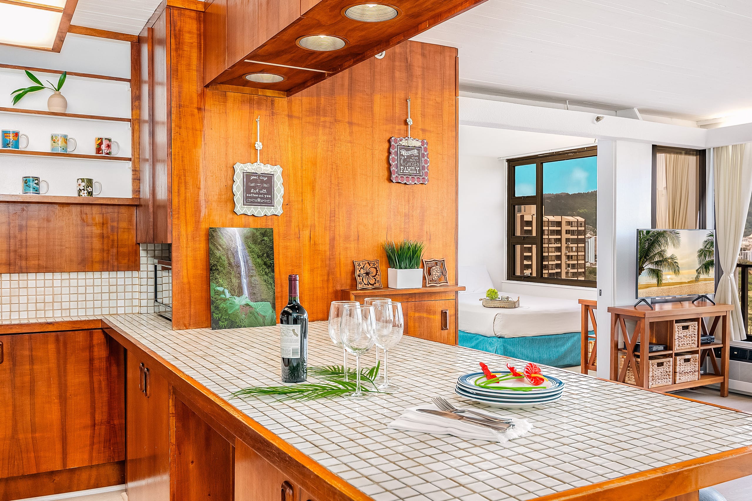 Condo in Honolulu · ★4.79 · 1 bedroom · 2 beds · 1 private bath - Image 27