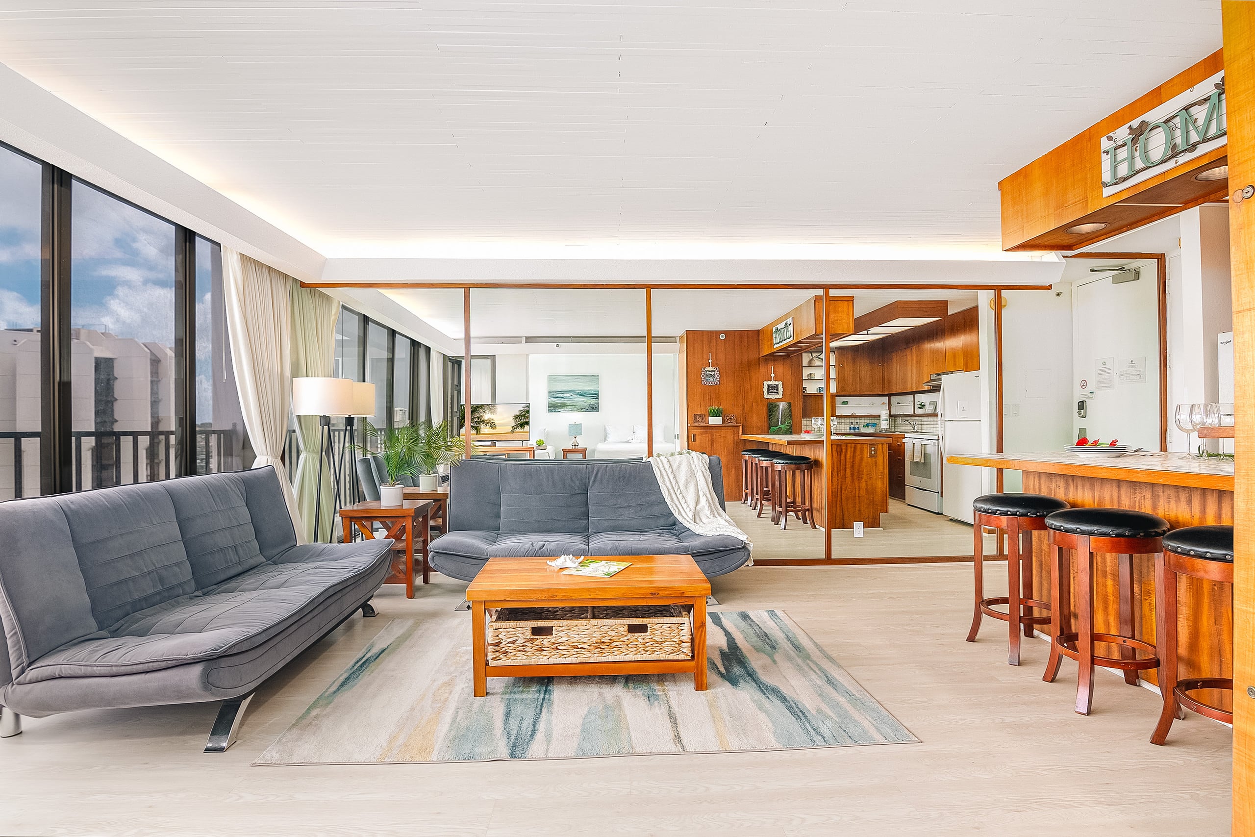 Condo in Honolulu · ★4.79 · 1 bedroom · 2 beds · 1 private bath - Image 2