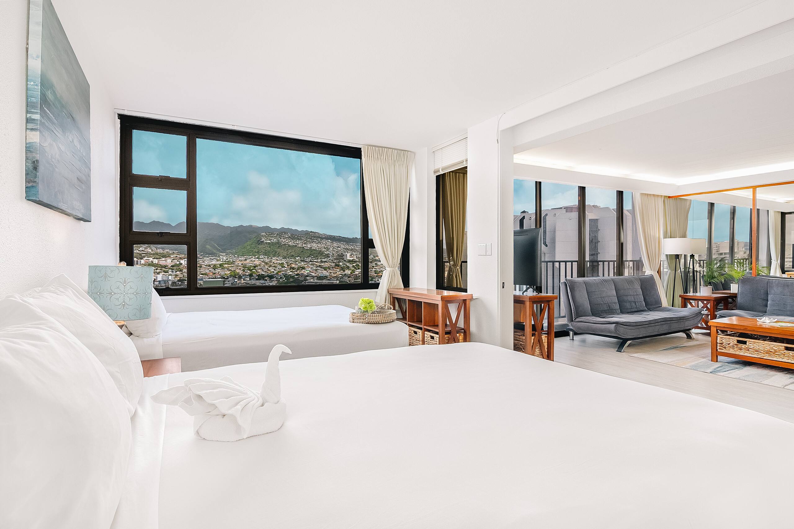 Condo in Honolulu · ★4.79 · 1 bedroom · 2 beds · 1 private bath - Image 33