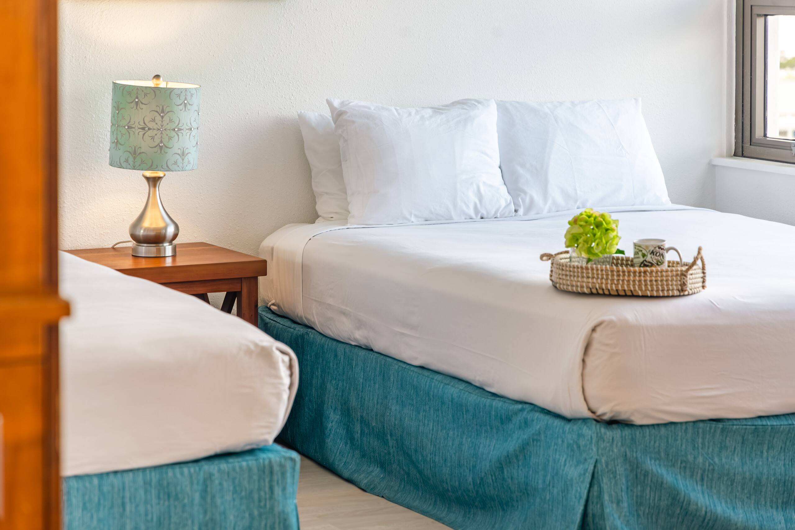Condo in Honolulu · ★4.79 · 1 bedroom · 2 beds · 1 private bath - Image 37