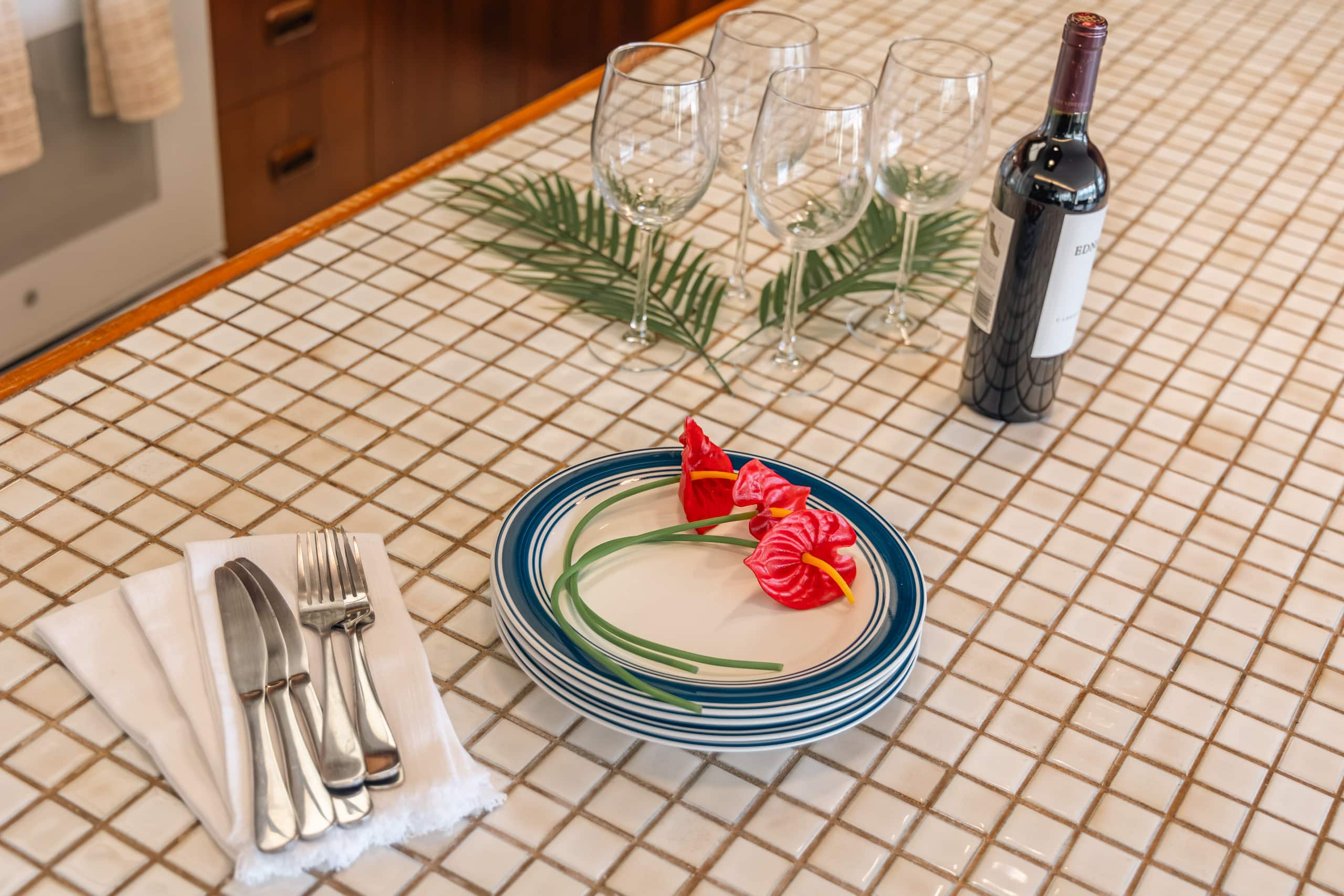 Condo in Honolulu · ★4.79 · 1 bedroom · 2 beds · 1 private bath - Image 30