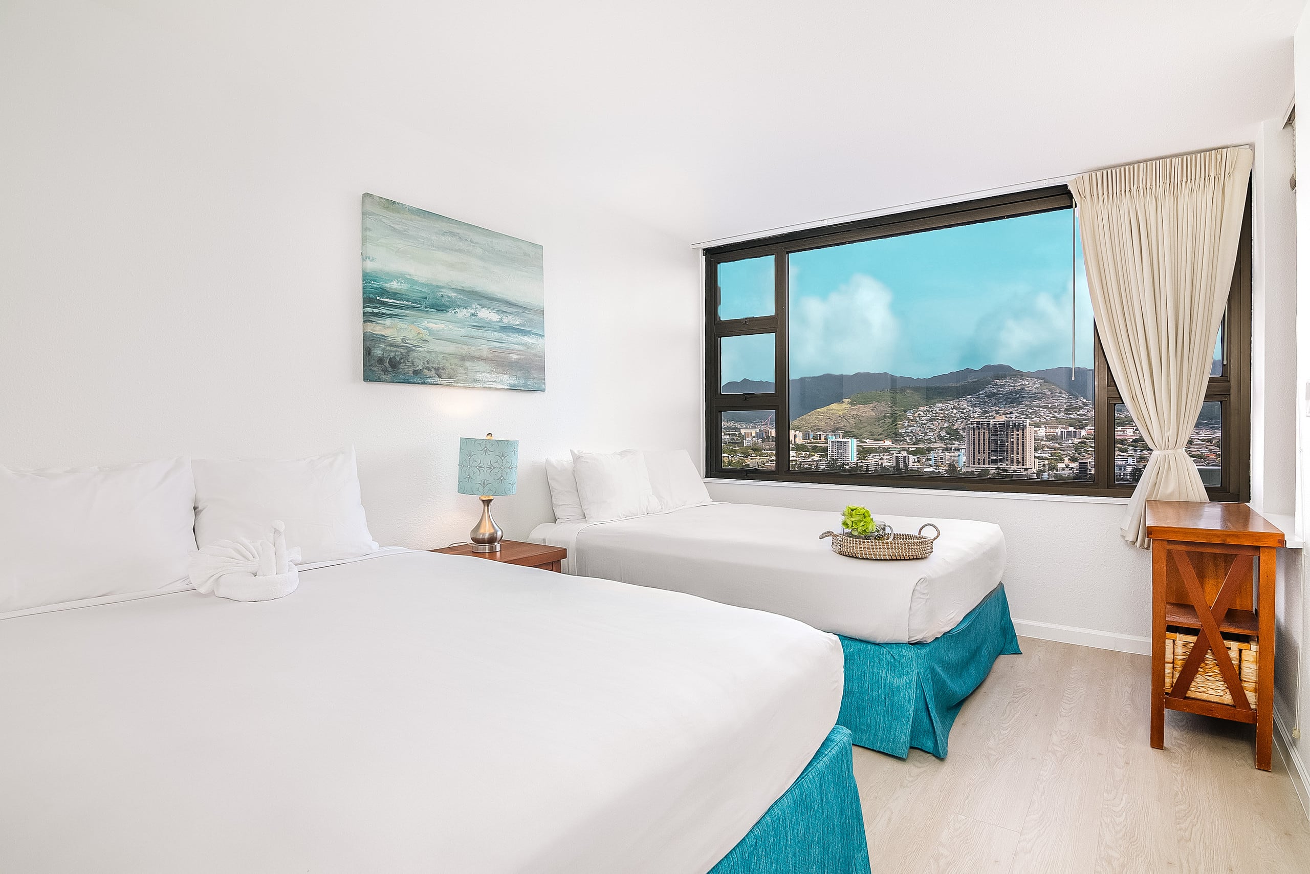 Condo in Honolulu · ★4.79 · 1 bedroom · 2 beds · 1 private bath - Image 32
