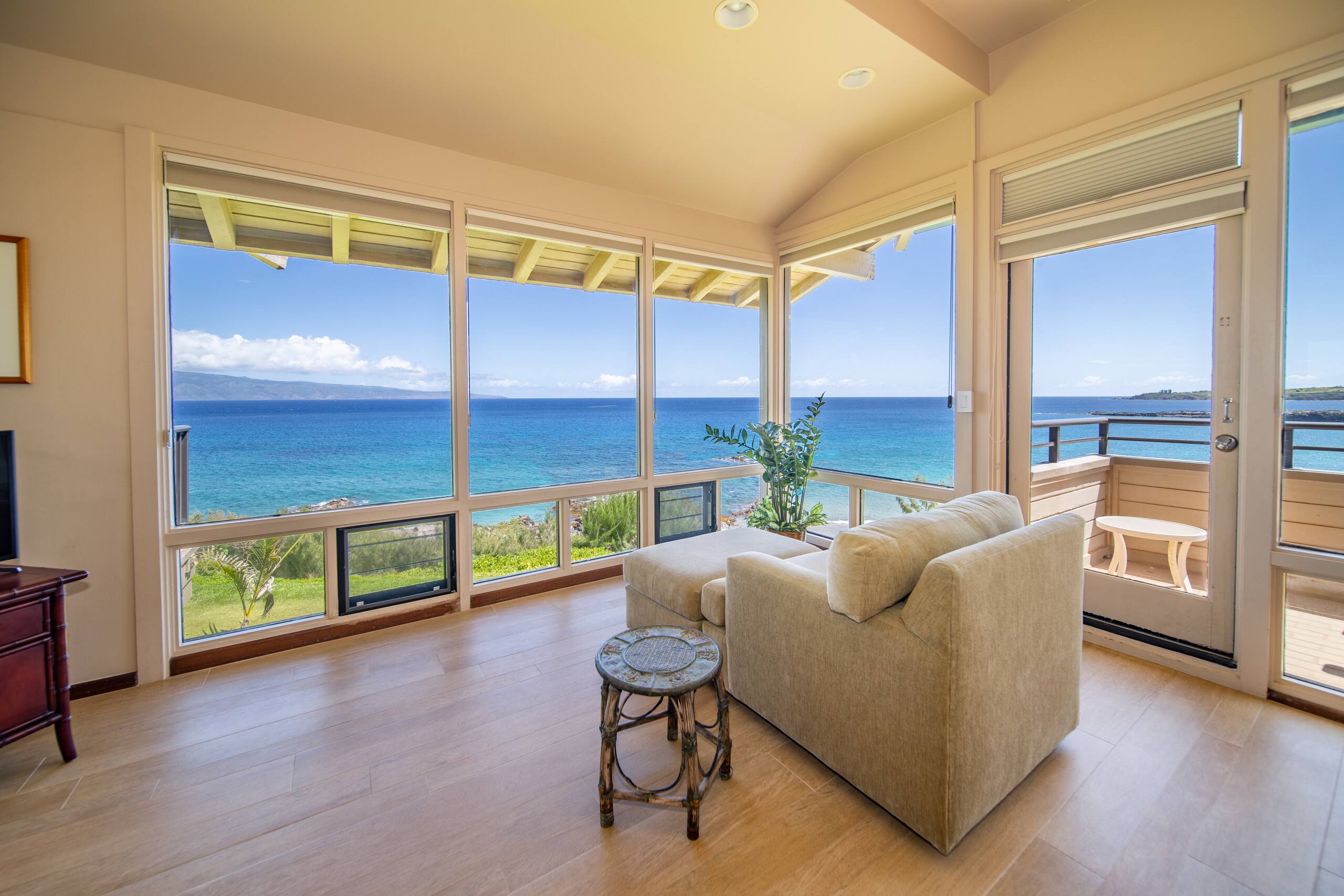 Condo in Lahaina · ★4.2 · 1 bedroom · 2 beds · 1 bath - Image 4