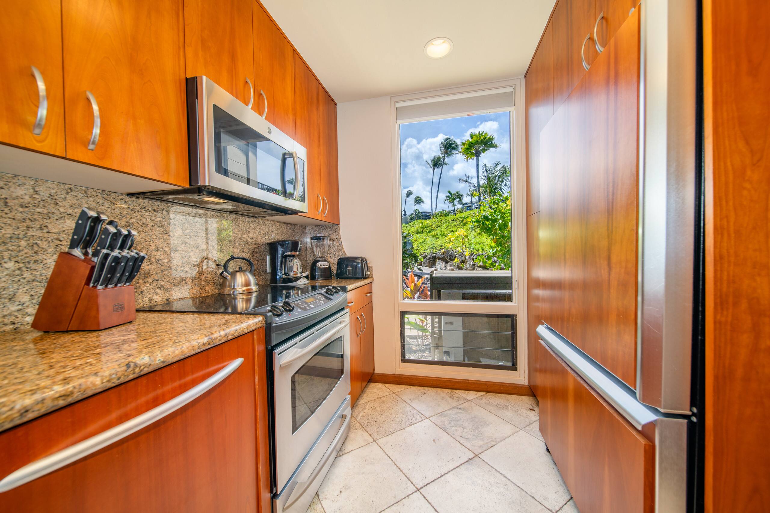 Condo in Lahaina · ★4.2 · 1 bedroom · 2 beds · 1 bath - Image 6