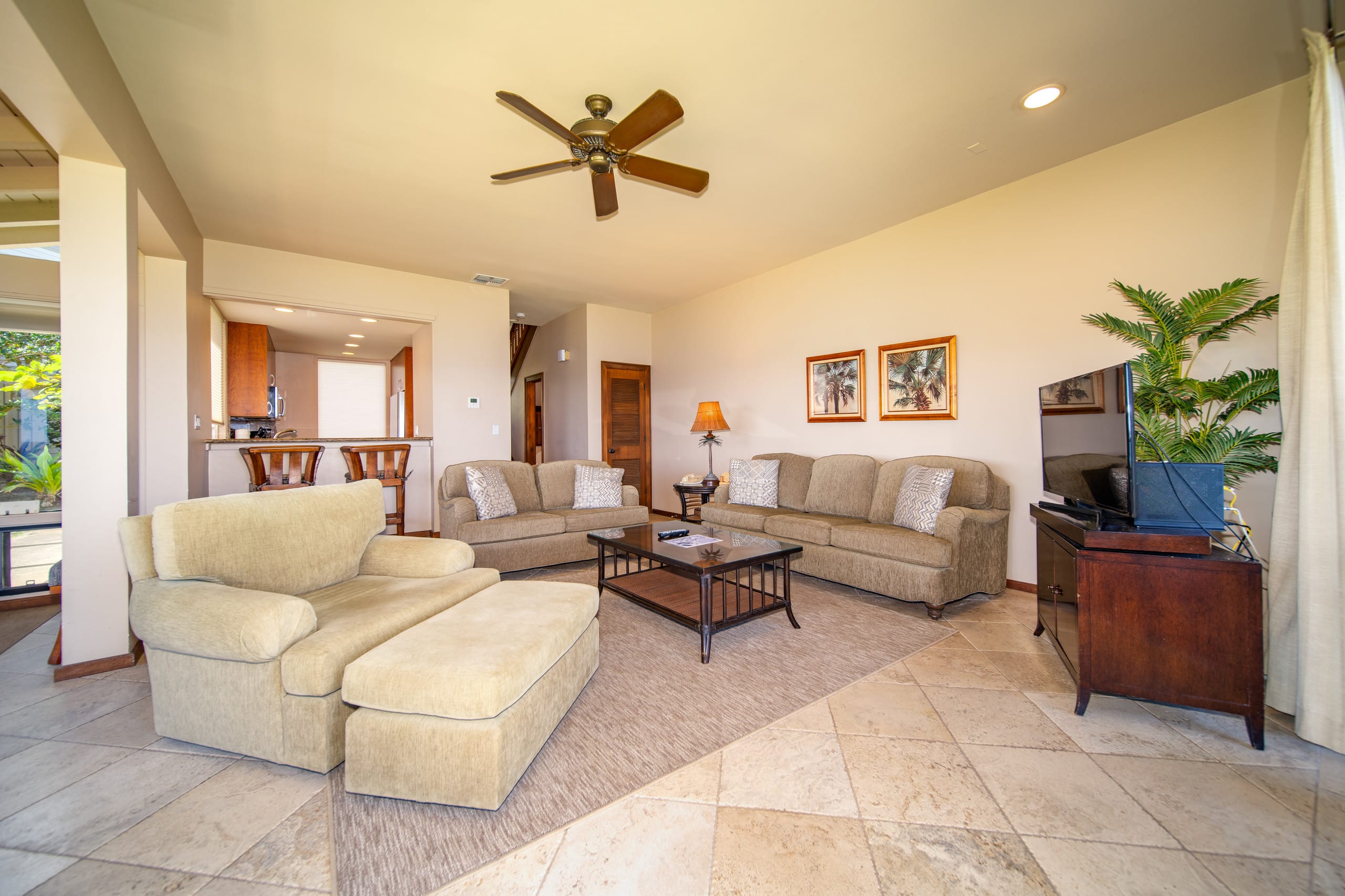 Condo in Lahaina · ★4.2 · 1 bedroom · 2 beds · 1 bath - Image 2