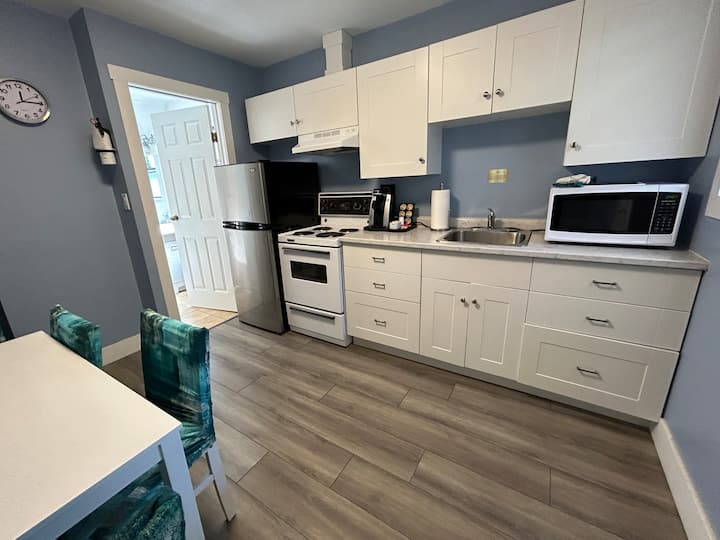 Riverside Resort - Two Bedroom Standalone Cabin - Parksville