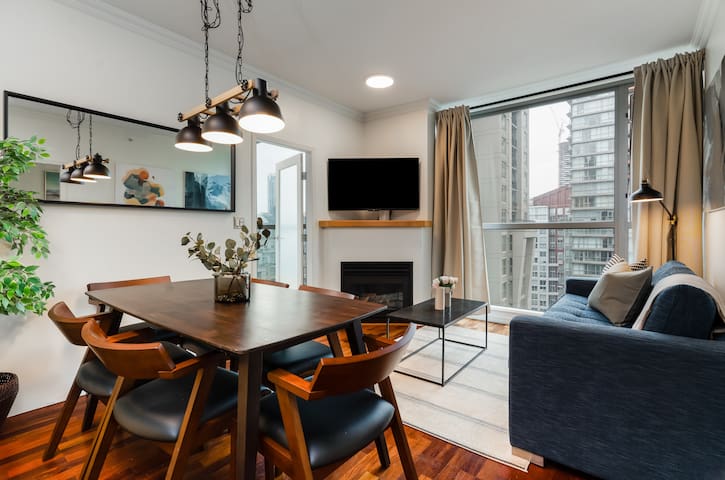 Mountain Views/Free Parking/Nespresso/Sleep 6 ppl! gallery image 2