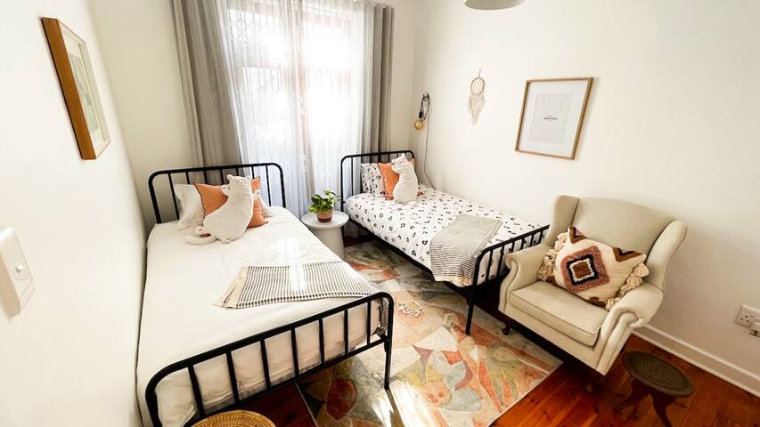 Peaceful, sunny home near city gallery image 4