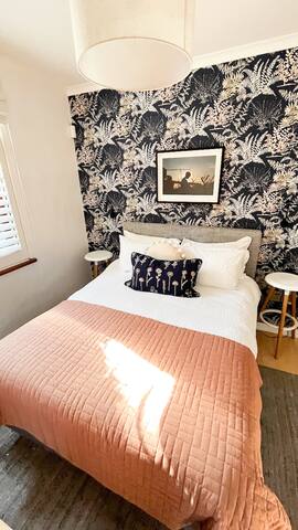 Peaceful, sunny home near city gallery image 5