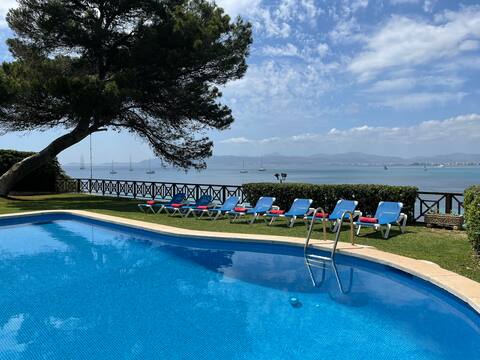 Frontline, Son Veri Pool Villa