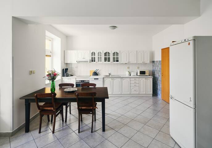 Beautiful OLD TOWN penthouse gallery image 2