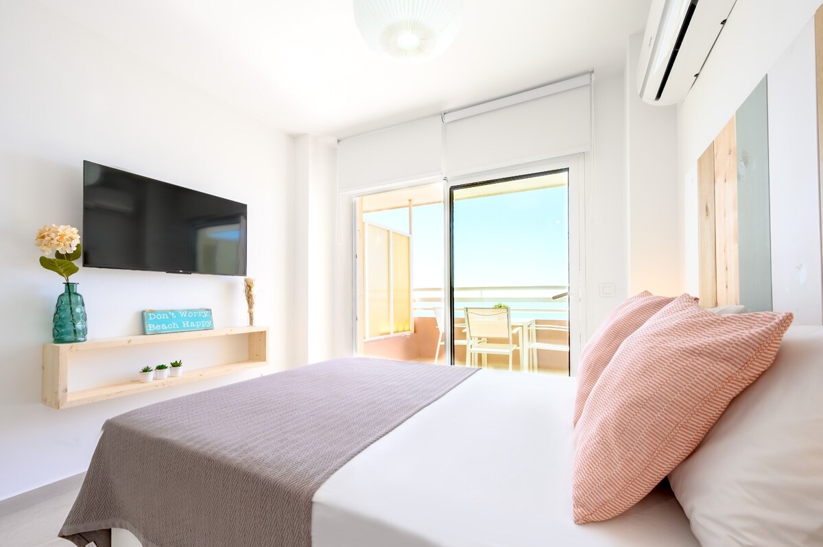 「打开窗户，让海浪声成为您的配乐。」