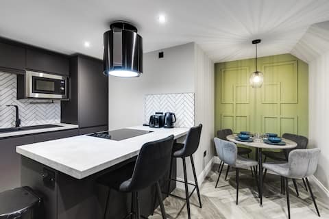 Popular Airbnb listing: Brand New Luxury Apartment 3 in Tuebrook And Stoneycroft