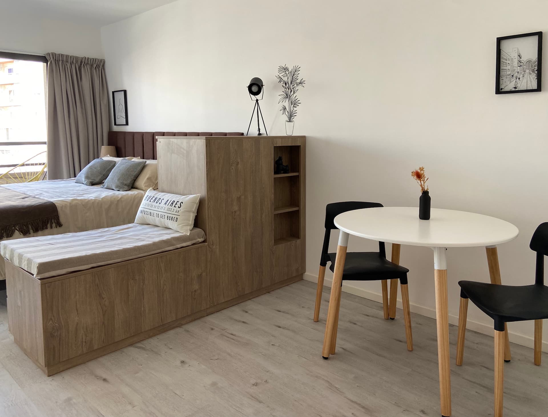 Brand new one-bedroom apartment with assigned parking in Almagro