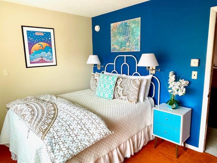 Bedroom #4 queen Green_Mt_House_The_Wilburton