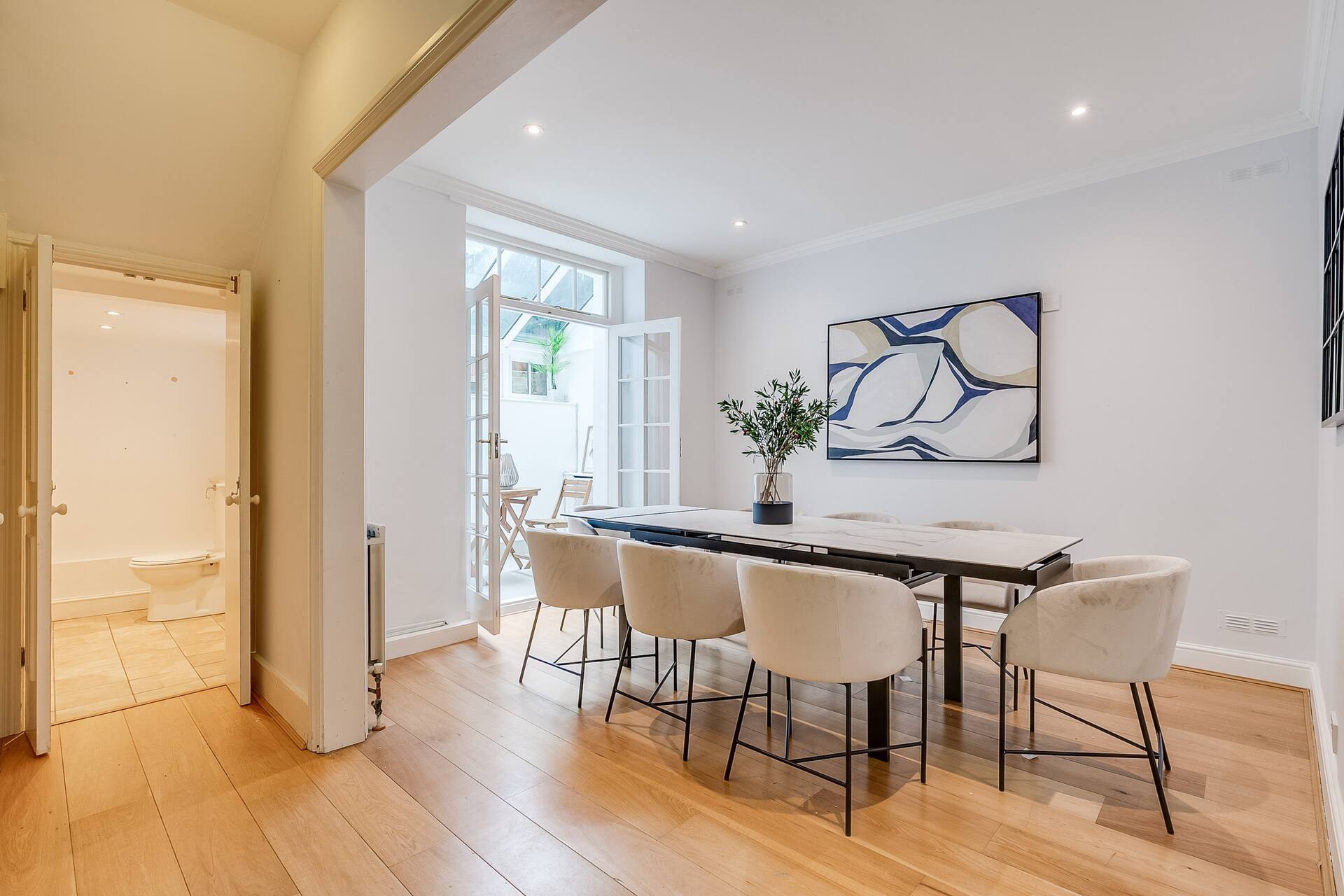 Belgravia - Charming Spacious 4 Bed Home for 9 — photo 2