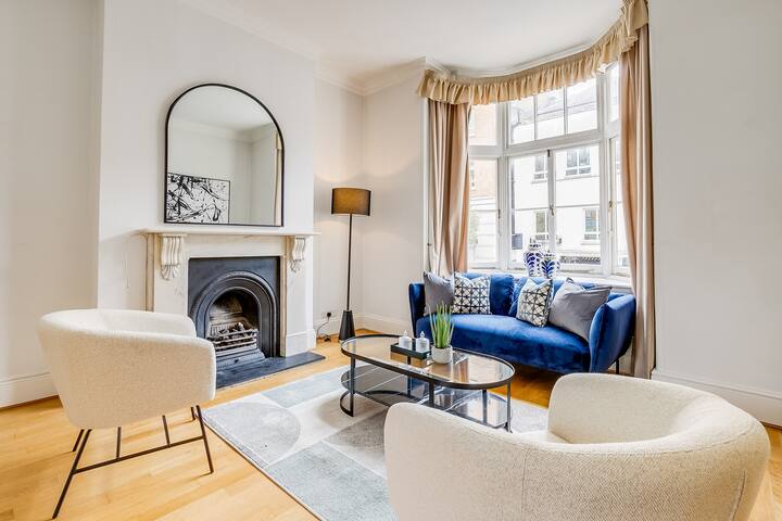 Belgravia – Charming Spacious 4 Bed Home for 9 gallery image 3