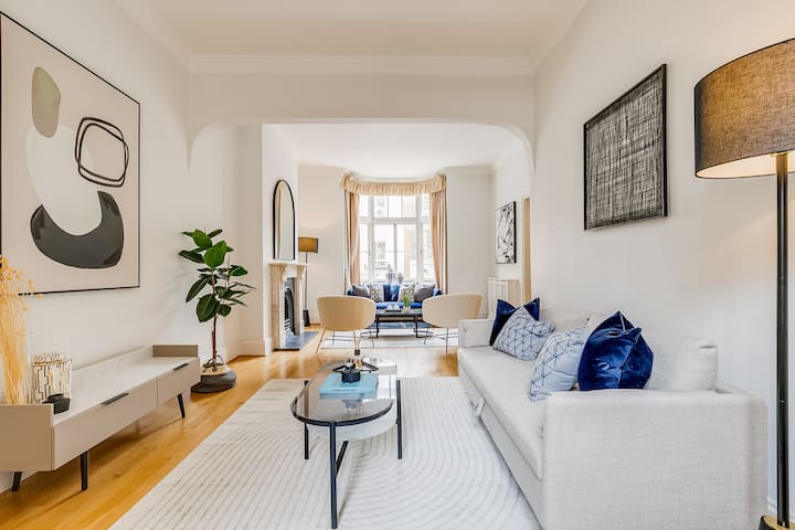 Belgravia – Charming Spacious 4 Bed Home for 9