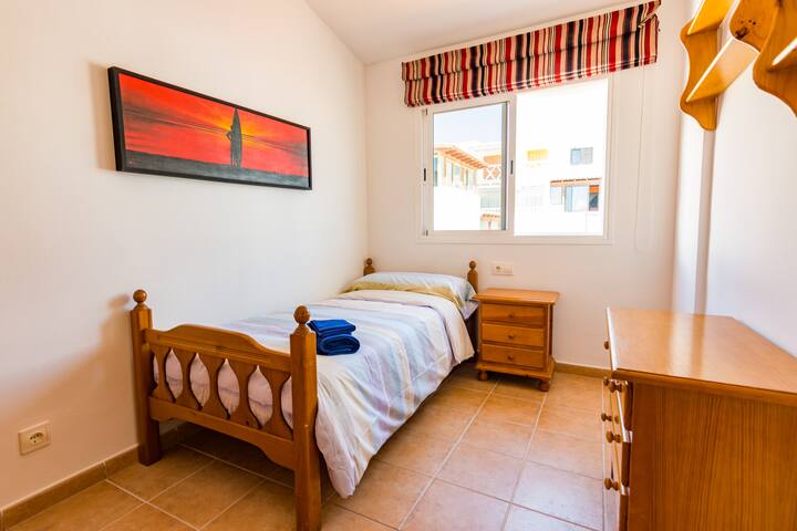 Tercer dormitorio / tretia spálňa / Drittes Schlafzimmer