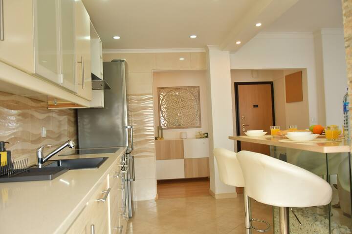 Luxury 3 bedroom apartment 1 gallery image 5