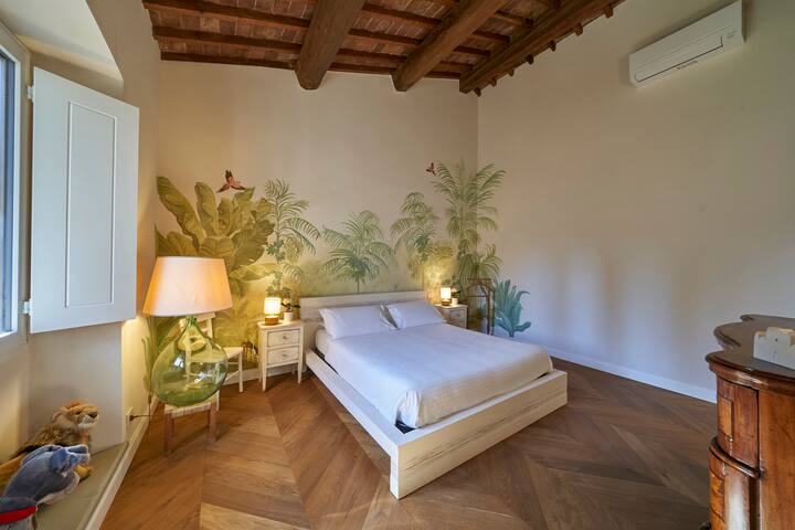 New, Bright and Luxury Apartment in Oltrarno gallery image 4