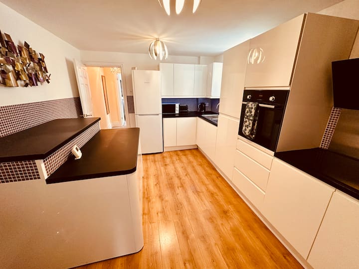 Winter Gardens Large Flat 1 - Blackpool