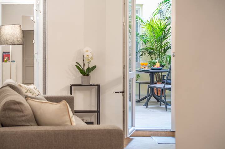 Laura Five Senses – courtyard – City Center gallery image 2