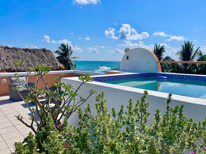 Seaside Villas 1 - Beach and Pool and Jacuzzi in Caye Caulker village
