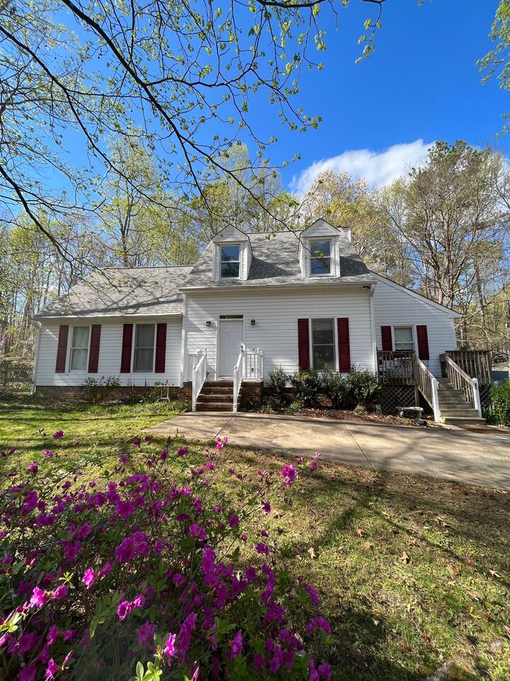 Peaceful Home in Hillsborough near Duke/UNC Houses for Rent in