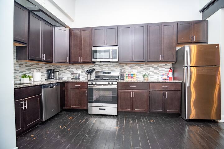 Premium Cozy 5BR Suite | Pool Table Near McCormick gallery image 5