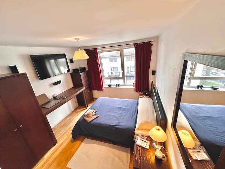 Sunny Micro-studio Premium Queen Bed, Free Parking - Stratford