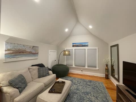 Popular Airbnb listing: Renovated Loft Downtown in Cleveland