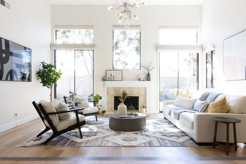 NEW Lux Modern Home. 3bd 2bath w/loft