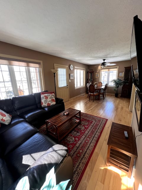 Top performing Airbnb: Home Away from Home Cottage in Haldimand Norfolk