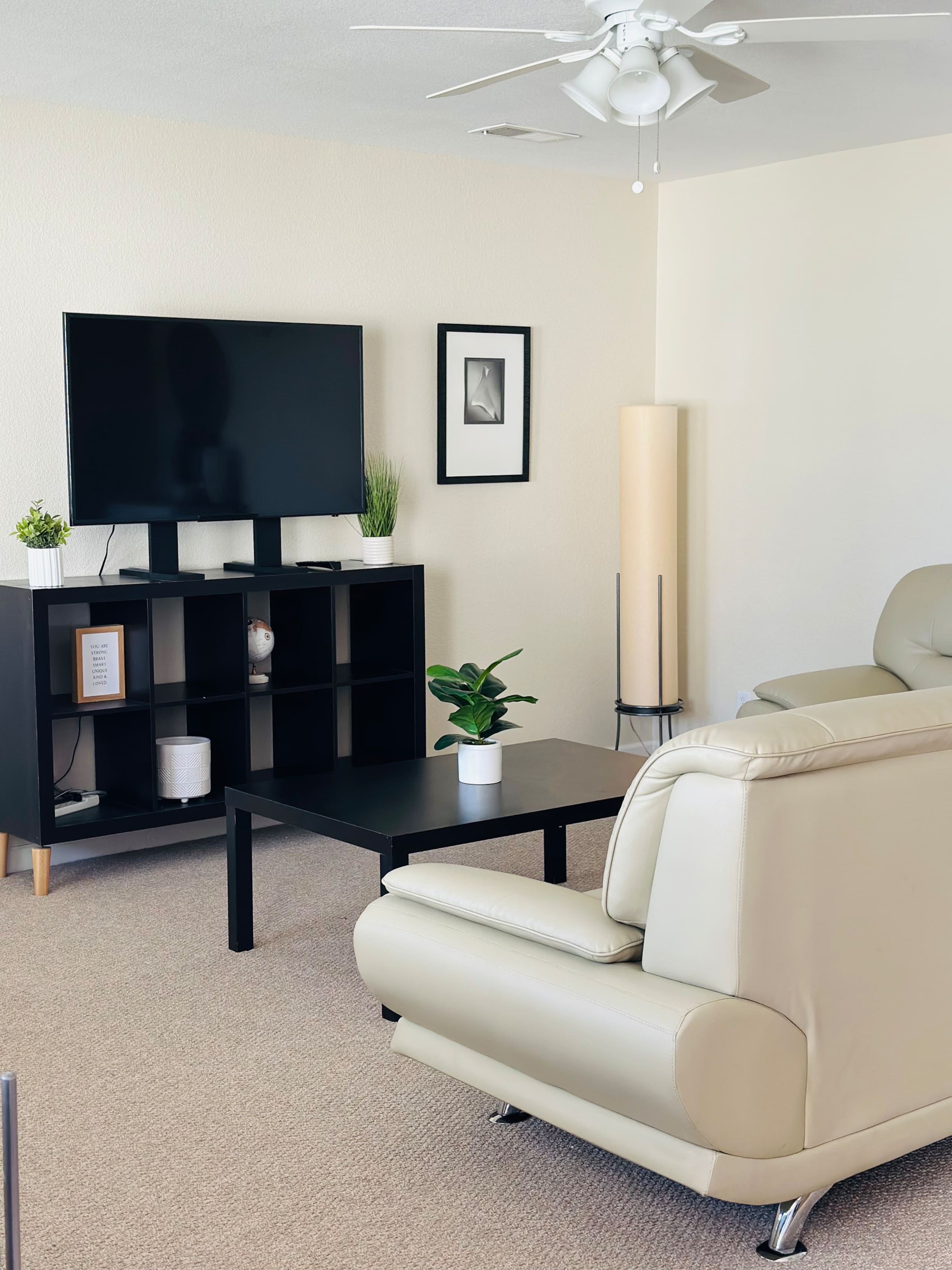 Quiet Modern Home Near Parks & Hospitals - Photo 4