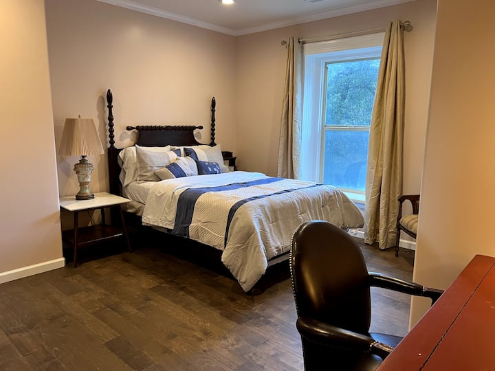 Room #4: Apollo
Cozy Single Bedroom with vintage hand carved wooden frame, with queen sized mattress
Ergonomic workstation perfect for remote workers or doubles as a prep space
Original 19th Century closet and wardrobe
Gorgeous view of Tasting Garden