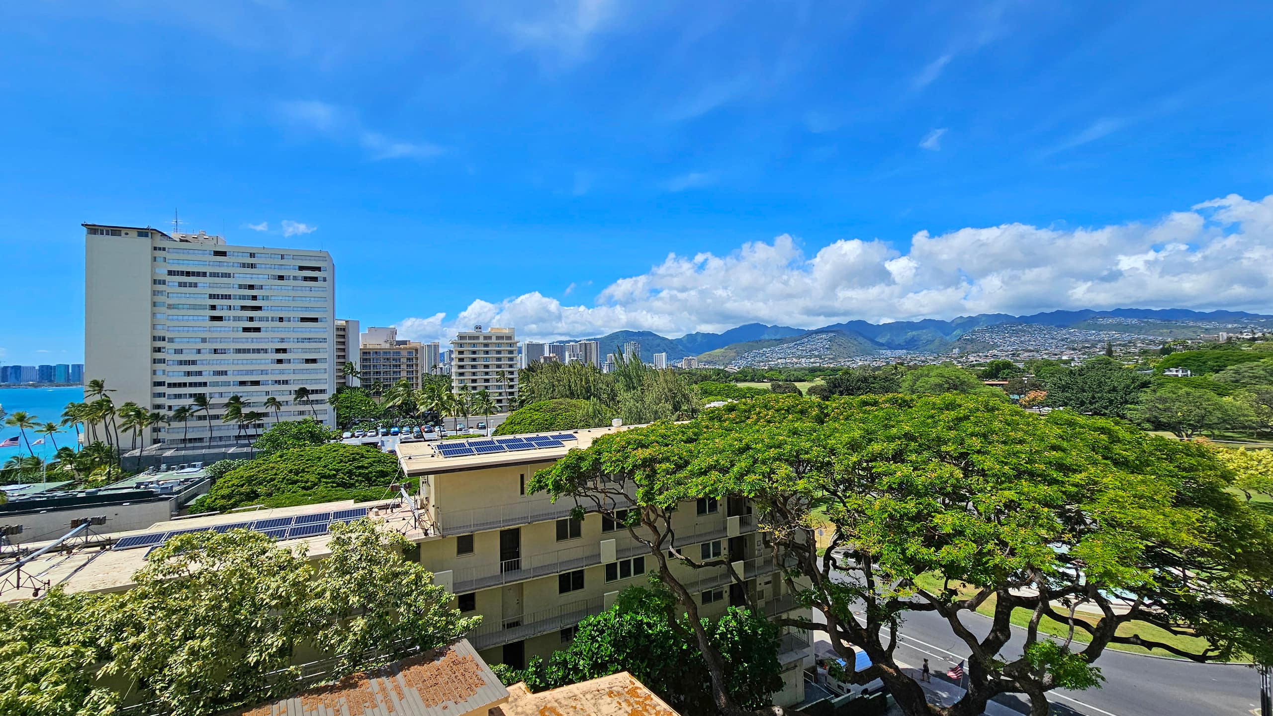 DHBH 902 Studio Apt, Full kitchen & Insane views! - Image 22