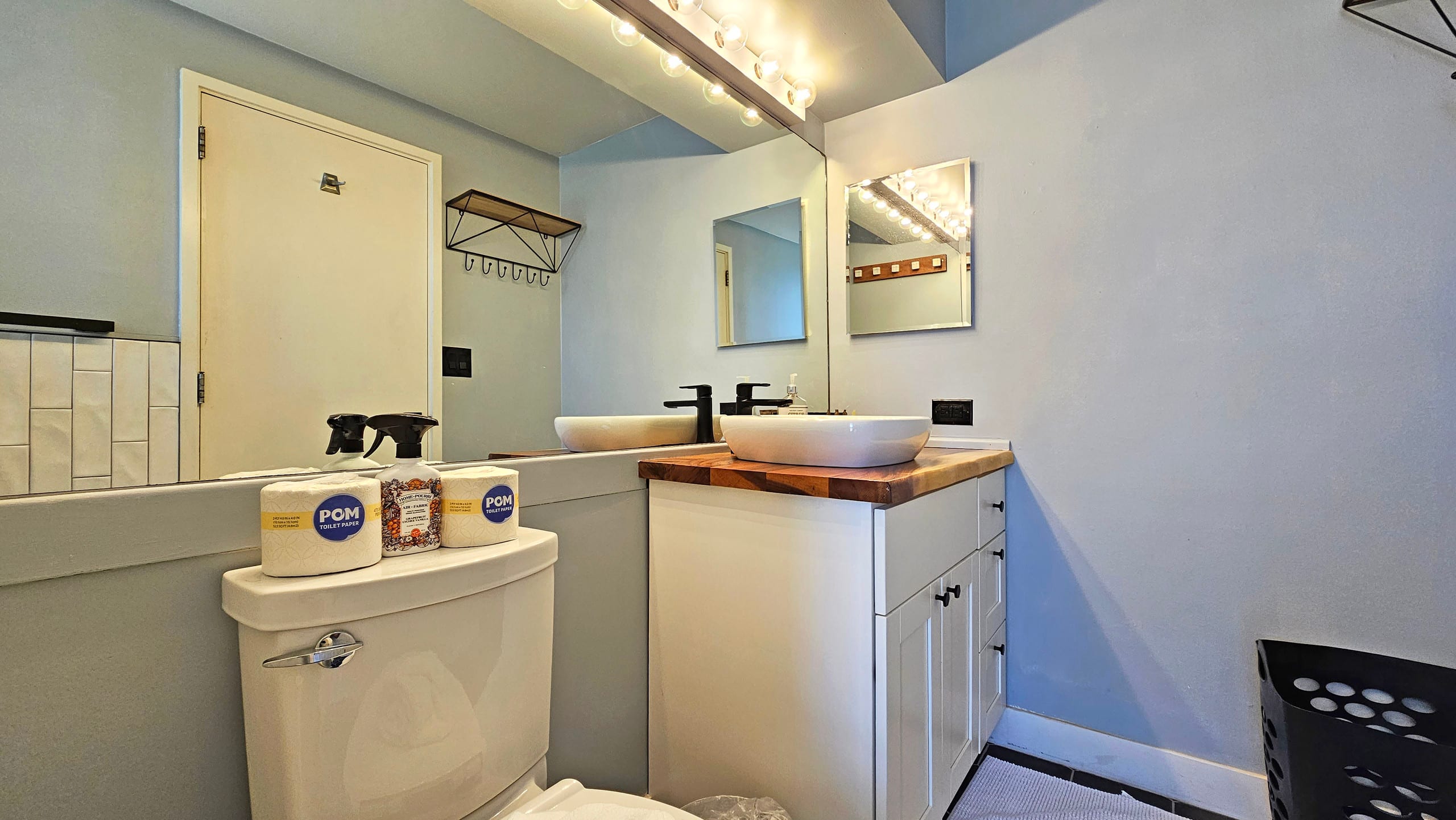 DHBH 902 Studio Apt, Full kitchen & Insane views! - Image 12