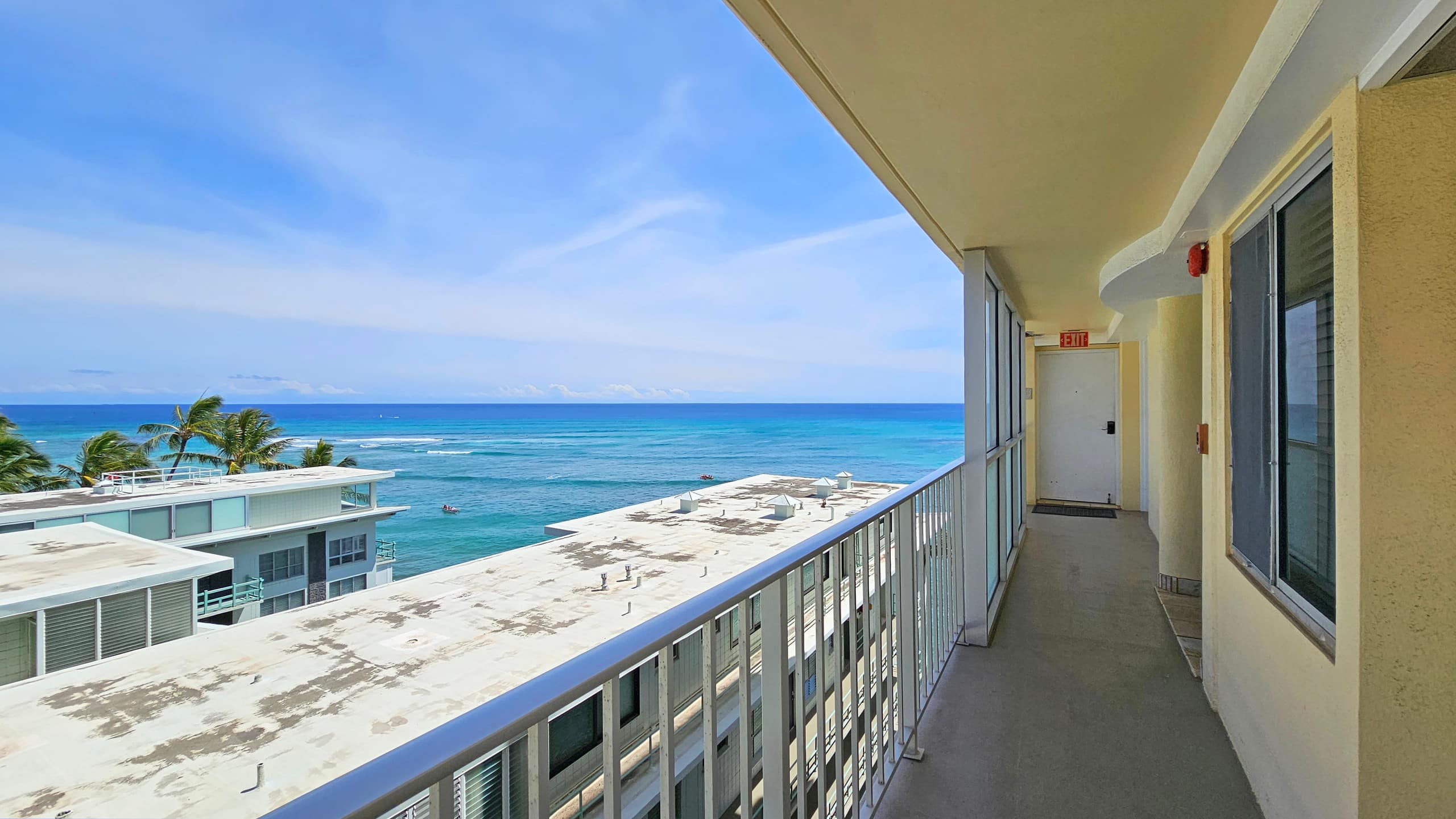 DHBH 902 Studio Apt, Full kitchen & Insane views! - Image 18