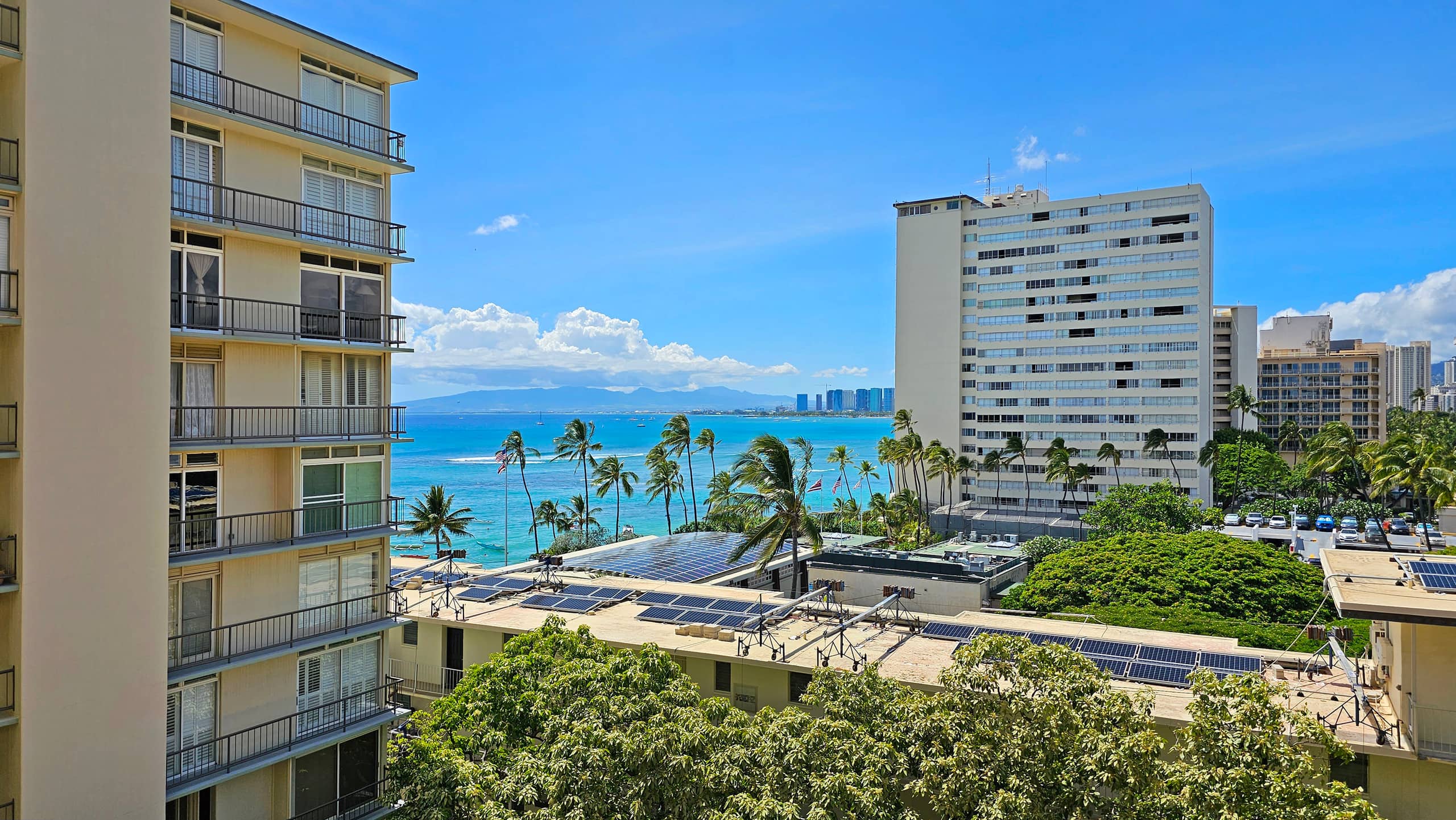 DHBH 902 Studio Apt, Full kitchen & Insane views! - Image 20
