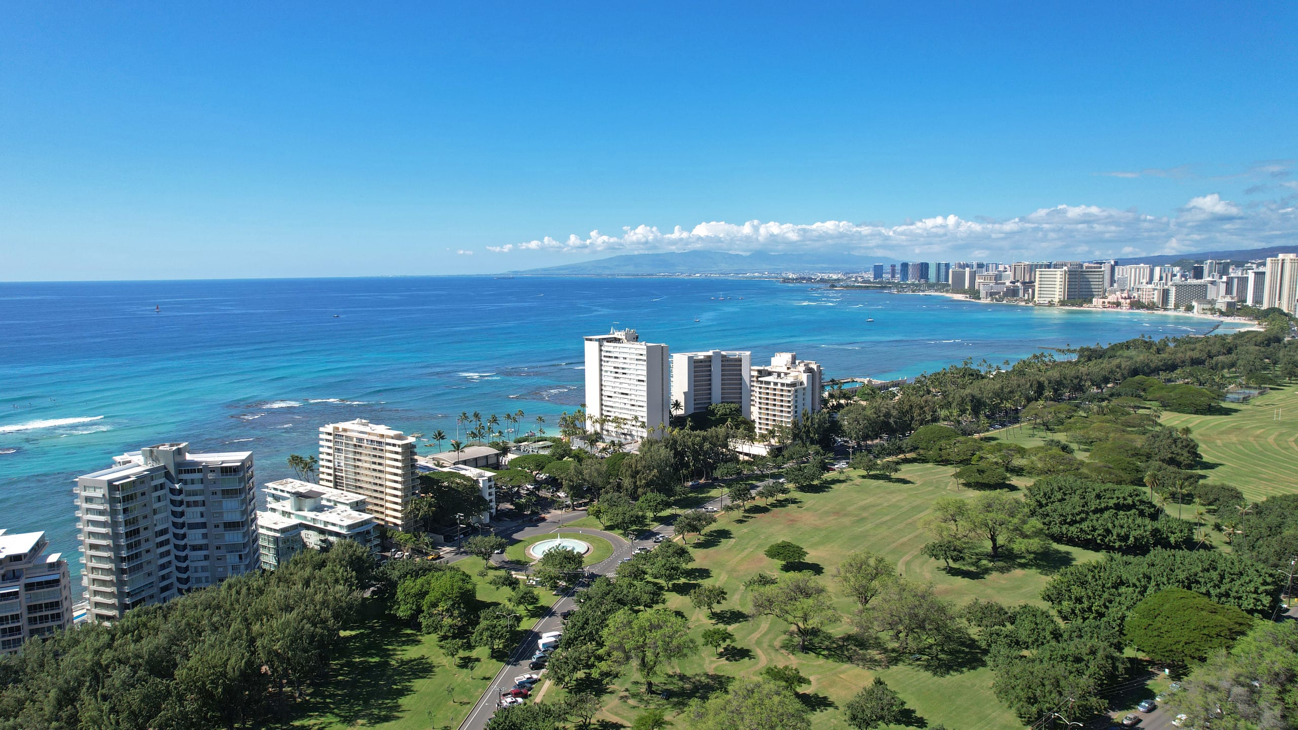 DHBH 902 Studio Apt, Full kitchen & Insane views! - Image 26