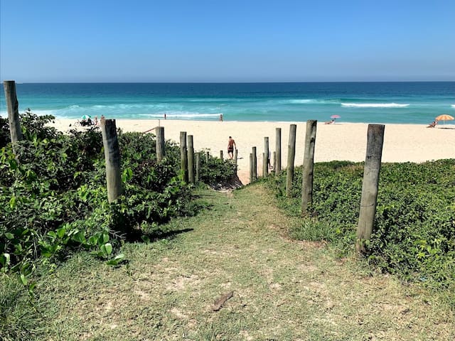 Comfortable 2 bedroom by the beach (Next)