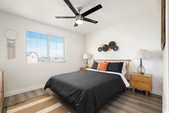 Bedroom #5: Queen bed with a smart LED TV.  Oversees the front of the house from the second floor.