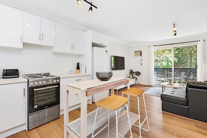 800m To The Beach | Stylish | Perfect Location - Perth