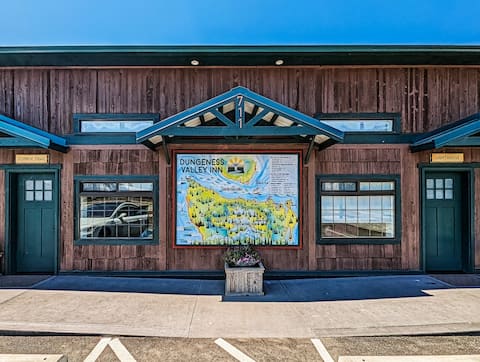 Dungeness Valley Inn- Dungeness Light House Rm