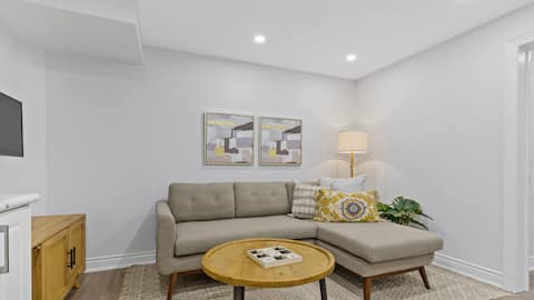 Popular Airbnb listing: Family Friendly | HOT TUB | Near Toronto & UOIT in Oshawa